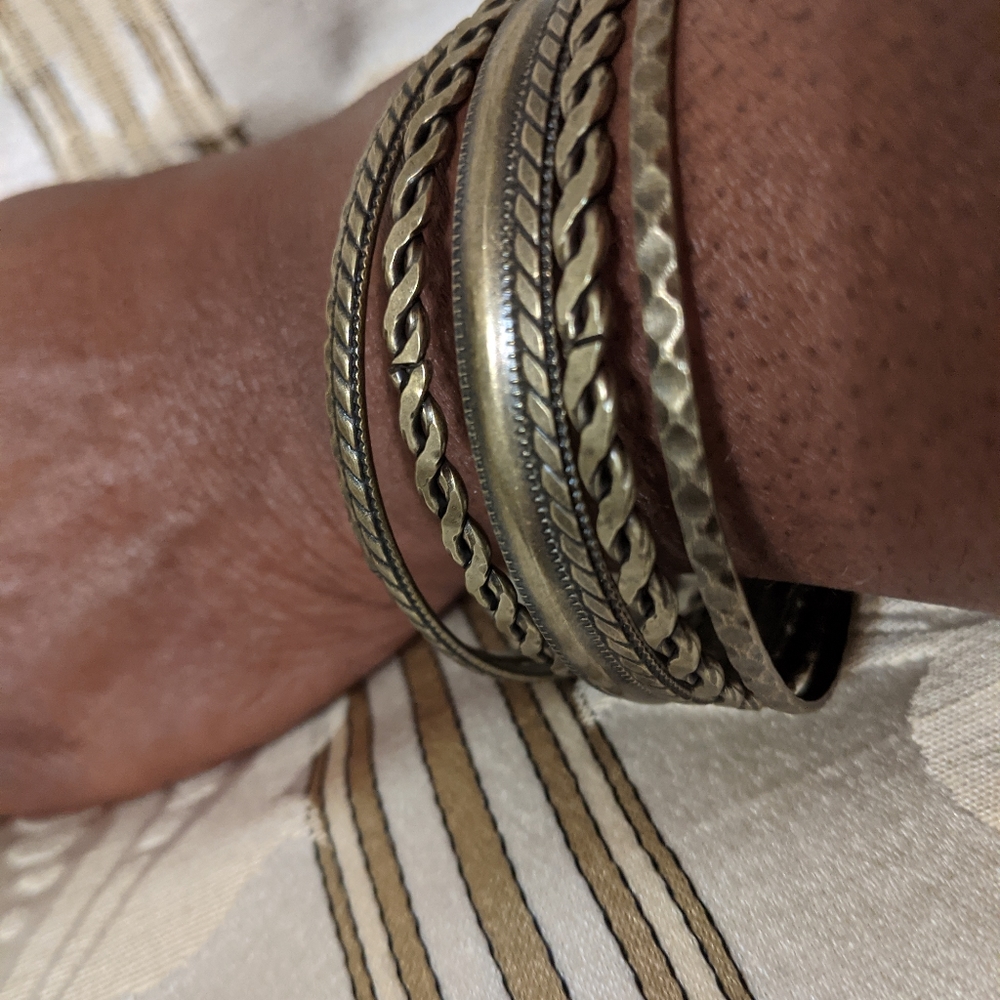 Bracelets - Picture 2 of 3